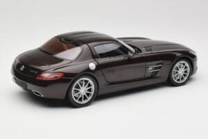 Mercedes AMG SLS C197 Brown Metallic Minichamps 1:18 100039028 Метал — снимка 3 от 8