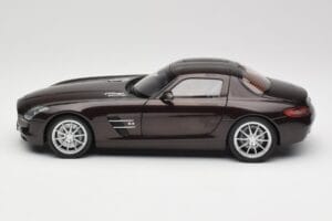 Mercedes AMG SLS C197 Brown Metallic Minichamps 1:18 100039028 Метал — снимка 4 от 8