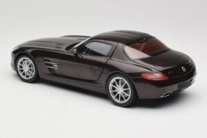 Mercedes AMG SLS C197 Brown Metallic Minichamps 1:18 100039028 Метал — снимка 7 от 8