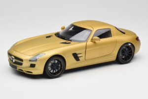 Mercedes AMG SLS C197 Златен Minichamps 1:18 100039024 Метал