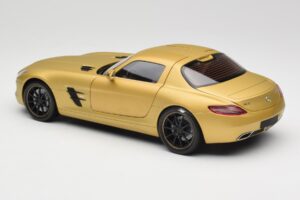 Mercedes AMG SLS C197 Златен Minichamps 1:18 100039024 Метал — снимка 7 от 8