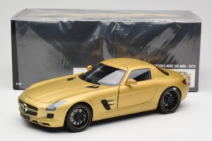 Mercedes AMG SLS C197 Златен Minichamps 1:18 100039024 Метал — снимка 8 от 8