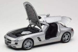 Mercedes AMG SLS C197 Grey Metallic Minichamps 1:18 100039025 Метал — снимка 2 от 8