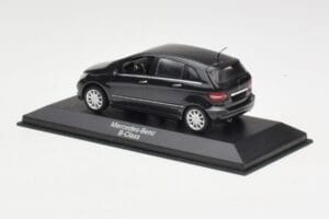 Mercedes B-Class W245 Cosmos Black Minichamps 1:43 B66962218 Метал — снимка 3 от 4
