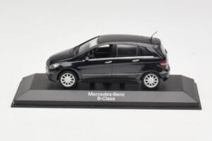 Mercedes B-Class W245 Cosmos Black Minichamps 1:43 B66962218 Метал