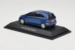 Mercedes B-Class W245 Lotus Blue Metallic Minichamps 1:43 B66962407 Метал — снимка 3 от 4