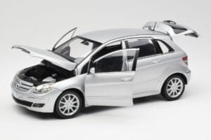 Mercedes B-Class W245 Сребрист Kyosho 1:18 B66962326 Метал — снимка 2 от 8