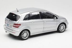 Mercedes B-Class W245 Сребрист Kyosho 1:18 B66962326 Метал — снимка 3 от 8