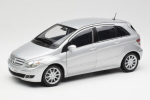 Mercedes B-Class W245 Сребрист Kyosho 1:18 B66962326 Метал