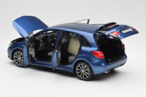 Mercedes B-Class W246 Lotus Син Металик Norev 1:18 B66961410 Метал — снимка 5 от 8