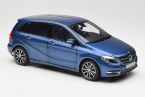 Mercedes B-Class W246 Lotus Син Металик Norev 1:18 B66961410 Метал — снимка 6 от 8