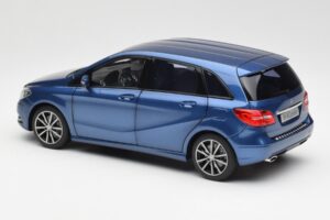 Mercedes B-Class W246 Lotus Син Металик Norev 1:18 B66961410 Метал — снимка 7 от 8