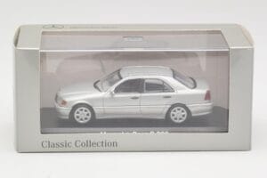 Mercedes C 200 W202 Iridium Silver Minichamps 1:43 B66040488 Метал — снимка 4 от 4