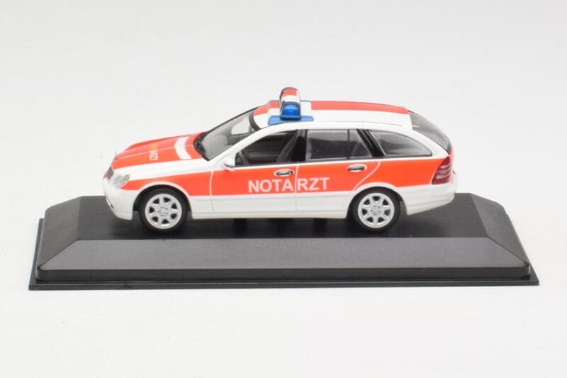Mercedes C-Class S203 Notarzt Minichamps 1:43 430030190 Метал