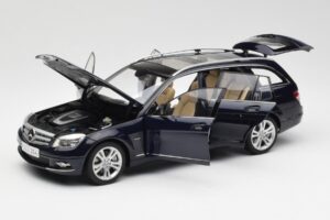 Mercedes C-Class S204 T-Modell Tanzanite Син AUTOart 1:18 B66962352 Метал — снимка 2 от 8