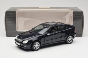 Mercedes C-Class Sports Coupe CL203 Син Maisto 1:18 B66962124 Метал — снимка 8 от 8