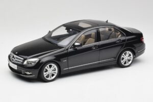 Mercedes C-Class W204 Avantgarde Obsidian Черен AUTOart 1:18 76264-R1 Метал