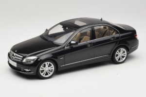 Mercedes C-Class W204 Obsidian Black AUTOart 1:18 B66962367 Метал