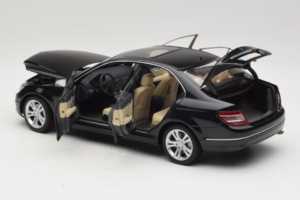 Mercedes C-Class W204 Obsidian Black AUTOart 1:18 B66962367 Метал — снимка 5 от 8