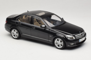Mercedes C-Class W204 Obsidian Black AUTOart 1:18 B66962367 Метал — снимка 6 от 8