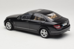 Mercedes C-Class W204 Obsidian Black AUTOart 1:18 B66962367 Метал — снимка 7 от 8