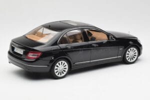 Mercedes C-Class W204 Obsidian Черен AUTOart 1:18 B66962365 Метал — снимка 3 от 8