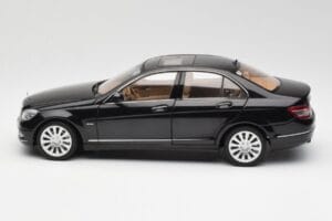Mercedes C-Class W204 Obsidian Черен AUTOart 1:18 B66962365 Метал — снимка 4 от 8