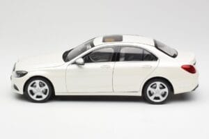 Mercedes C-Class W205 Diamond Бял Металик Norev 1:18 B66960256 Метал — снимка 4 от 8