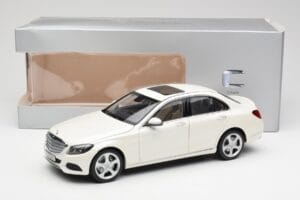 Mercedes C-Class W205 Diamond Бял Металик Norev 1:18 B66960256 Метал — снимка 8 от 8