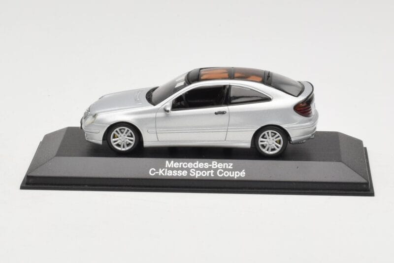 Mercedes C-Class W203 Sport Coupe Сребърен Minichamps 1:43 B66961916 Метал