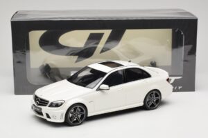 Mercedes C63 AMG W204 Diamond White GT Spirit 1:18 GT928 Смола — снимка 6 от 6