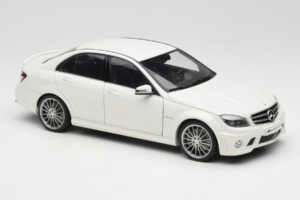 Mercedes AMG C63 W204 Бял AUTOart 1:18 72674-R1 Метал — снимка 6 от 8