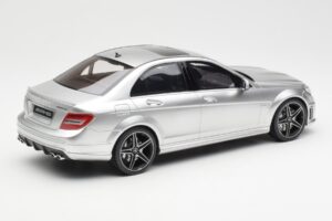Mercedes C63 AMG W204 Сребрист GT Spirit 1:18 GT462 Смола — снимка 2 от 6