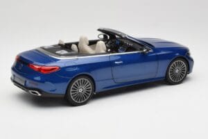 Mercedes CLE Кабриолет A236 Син Norev 1:18 B66960653 Метал — снимка 4 от 9