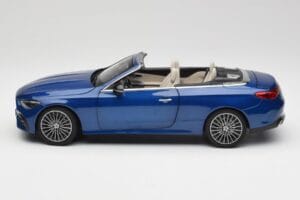 Mercedes CLE Кабриолет A236 Син Norev 1:18 B66960653 Метал — снимка 5 от 9