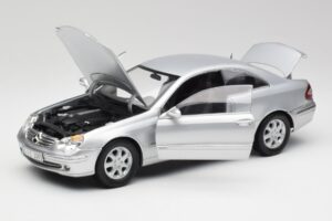 Mercedes CLK 500 C209 Сребрист Kyosho 1:18 B66962144 Метал — снимка 2 от 8