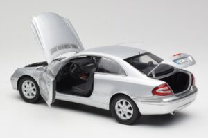 Mercedes CLK 500 C209 Сребрист Kyosho 1:18 B66962144 Метал — снимка 5 от 8