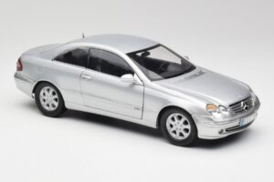 Mercedes CLK 500 C209 Сребрист Kyosho 1:18 B66962144 Метал — снимка 6 от 8