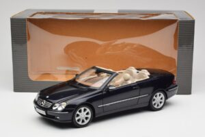 Mercedes CLK 500 W209 Кабриолет Тъмносин Металик Kyosho 1:18 B66962174 Метал — снимка 9 от 9