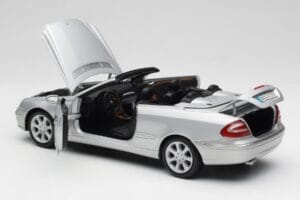Mercedes CLK 500 Кабриолет Elegance A209 Сребърен Kyosho 1:18 B66962172 Метал — снимка 5 от 8