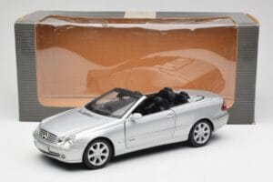 Mercedes CLK 500 Кабриолет Elegance A209 Сребърен Kyosho 1:18 B66962172 Метал — снимка 8 от 8