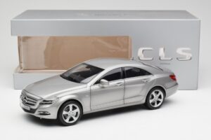 Mercedes CLS C218 Designo Alubeam Titanium Norev 1:18 B66961298 Метал — снимка 8 от 8