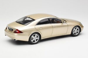 Mercedes CLS C219 Светло Бежово Злато Kyosho 1:18 08401LBE Метал — снимка 3 от 8