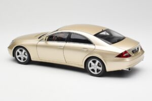 Mercedes CLS C219 Светло Бежово Злато Kyosho 1:18 08401LBE Метал — снимка 7 от 8