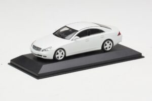 Mercedes CLS-Class C219 Linea Бял Minichamps 1:43 436034300 Метал — снимка 2 от 4