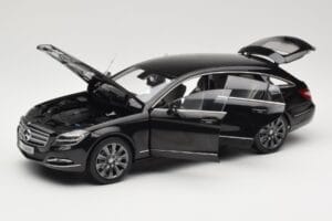 Mercedes CLS Shooting Brake X218 Obsidian Black Norev 1:18 B66960115 Метал — снимка 2 от 8