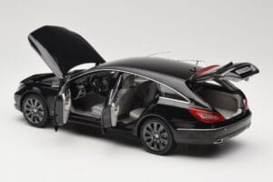Mercedes CLS Shooting Brake X218 Obsidian Black Norev 1:18 B66960115 Метал — снимка 5 от 8
