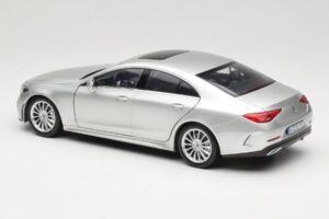 Mercedes CLS C257 Сребрист Norev 1:18 183489 Метал — снимка 7 от 8