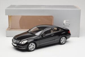 Mercedes E-Class Coupe C207 Obsidian Black Metallic Norev 1:18 B66962418 Метал — снимка 8 от 8