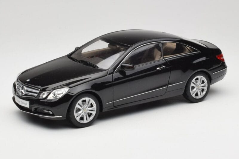 Mercedes E-Class Coupe C207 Obsidian Black Metallic Norev 1:18 B66962418 Метал